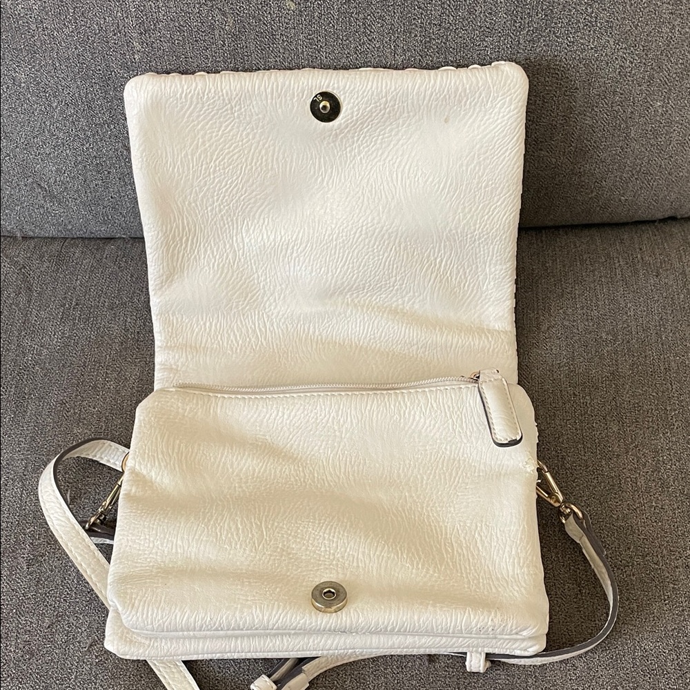 Street Level White Woven Crossbody Bag - Picture 2 of 6